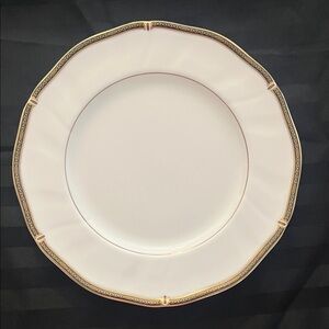 Wedgwood Windsor Black Dinner Plate